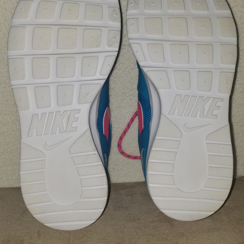 Nike Roshe - Picture 3 of 5